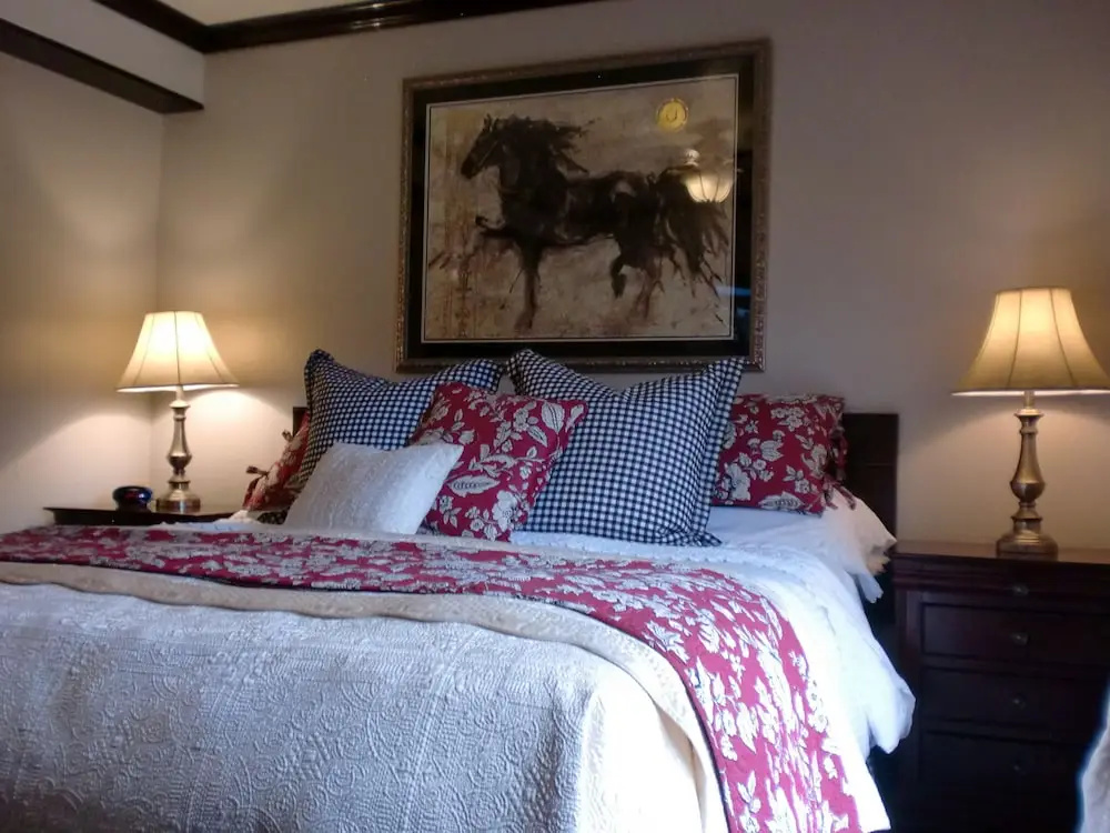 Deluxe Double room with partial view (full double bed)