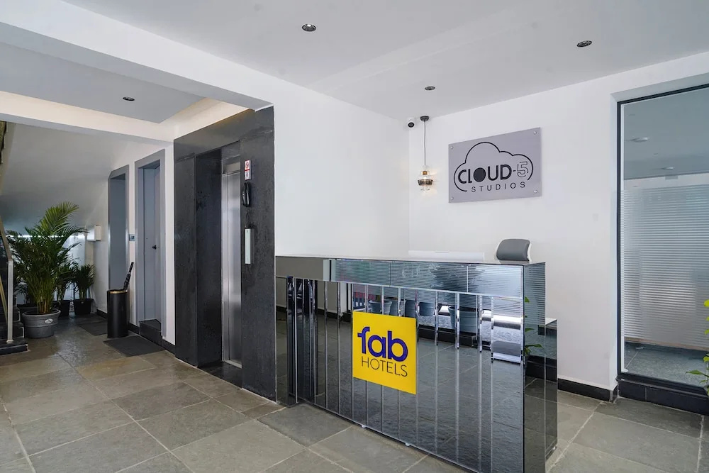 Fabhotel Prime Cloud 5 Studios
