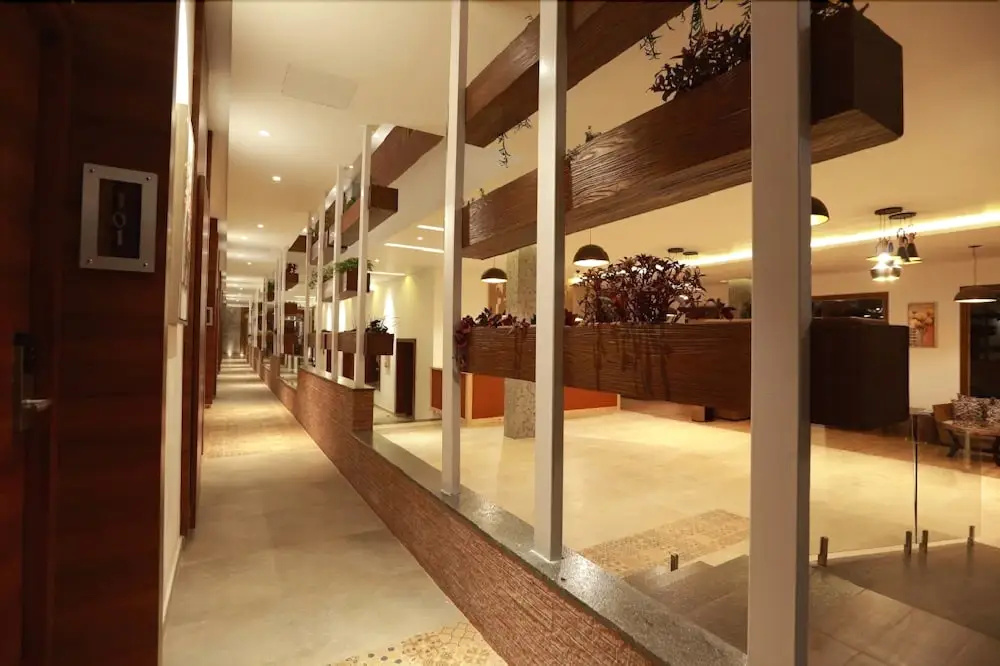 Lobby & Reception