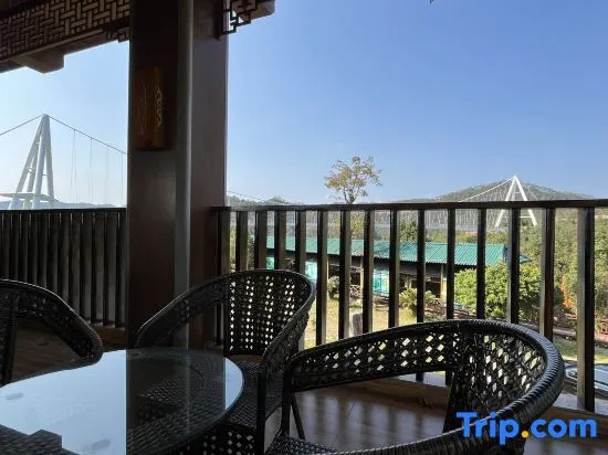 Balcony & Terrace