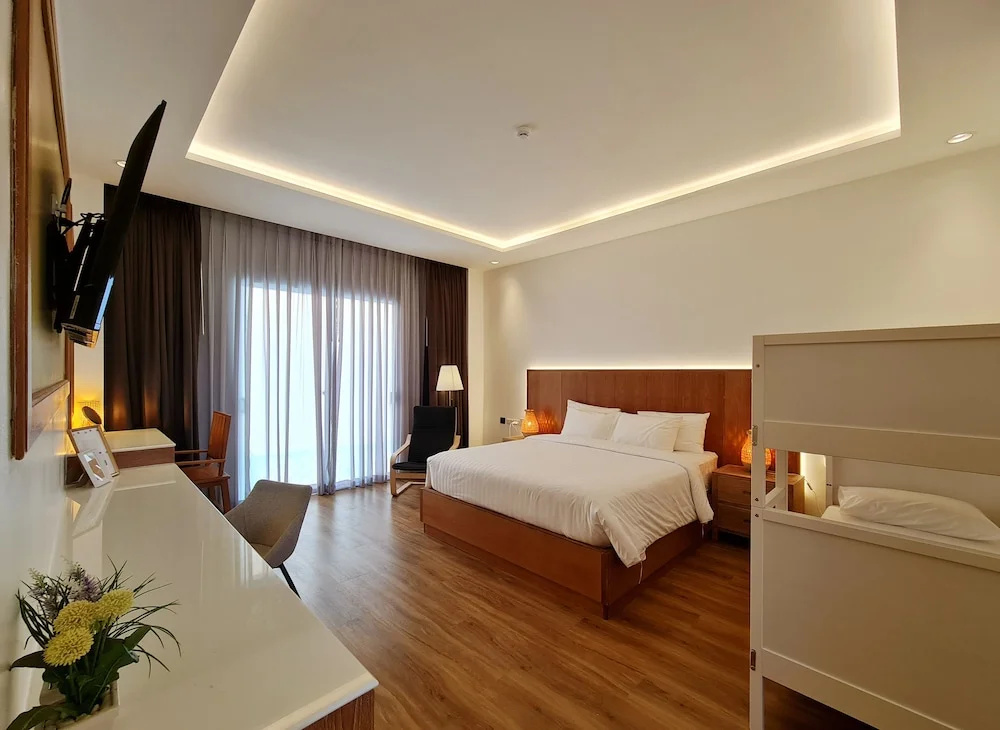 Superior Double Family room with balcony (bunk bed)