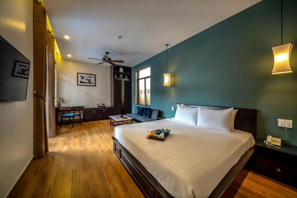 Standard Double room with balcony (full double bed)