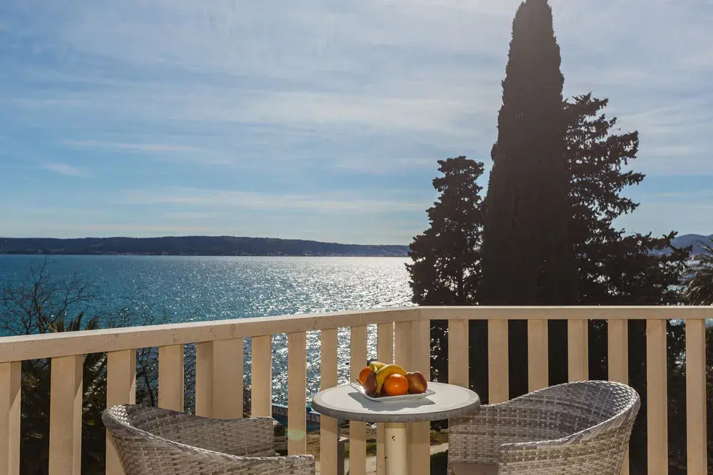 Balcony & Terrace