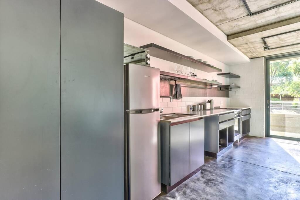 8th Floor, Modern, trendy studio in new development