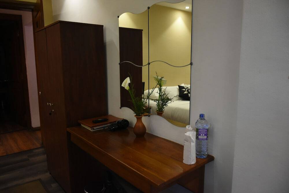 Midky Hotel
