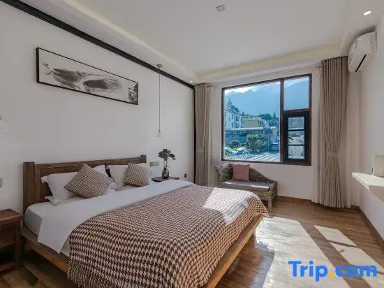Standard Double room with balcony (full double bed)