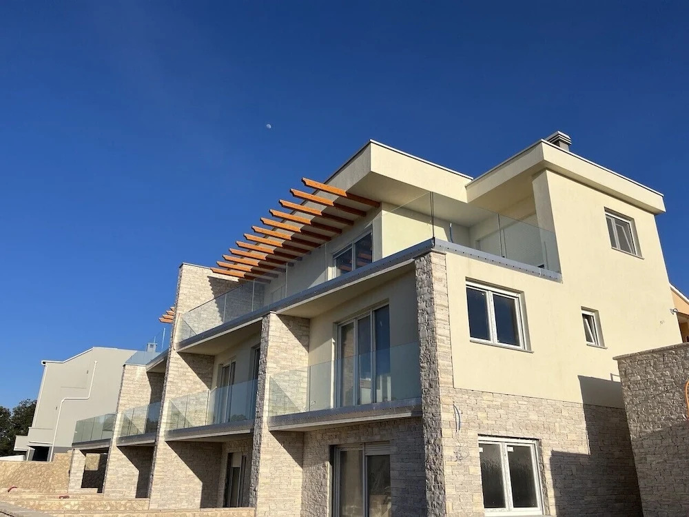 Apartment Mariner 2 With Heated Pool