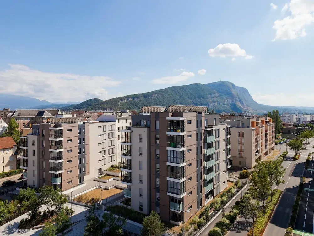 Apartment Near Geneva With Parking
