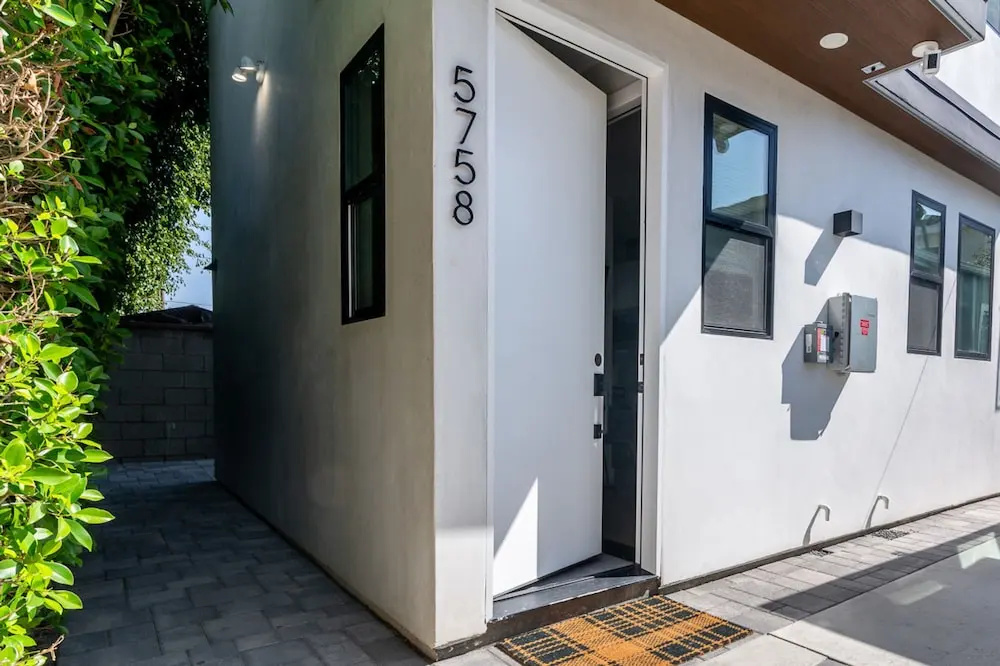 Scandinavian-style 1BR Apartment Built 2024 p80