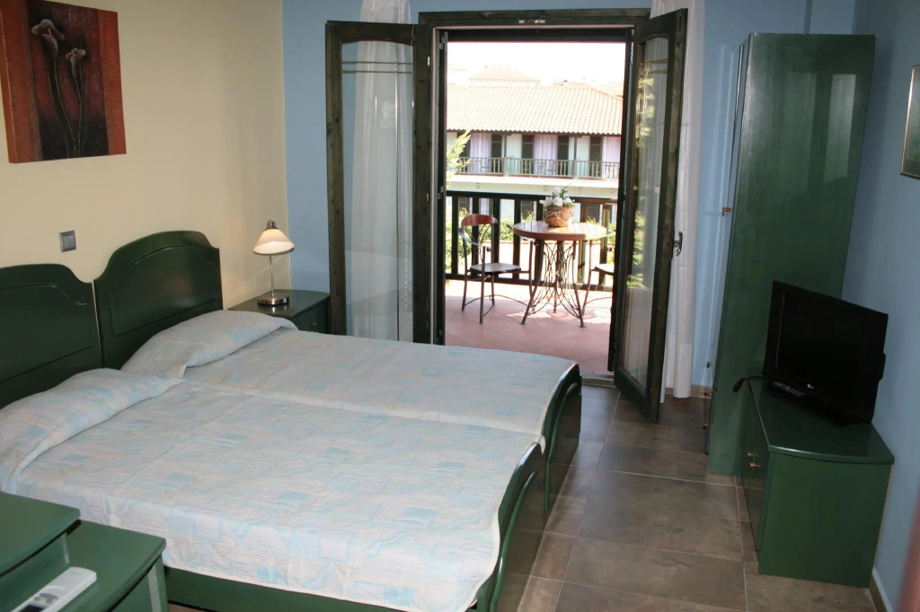 Standard Double room (full double bed)