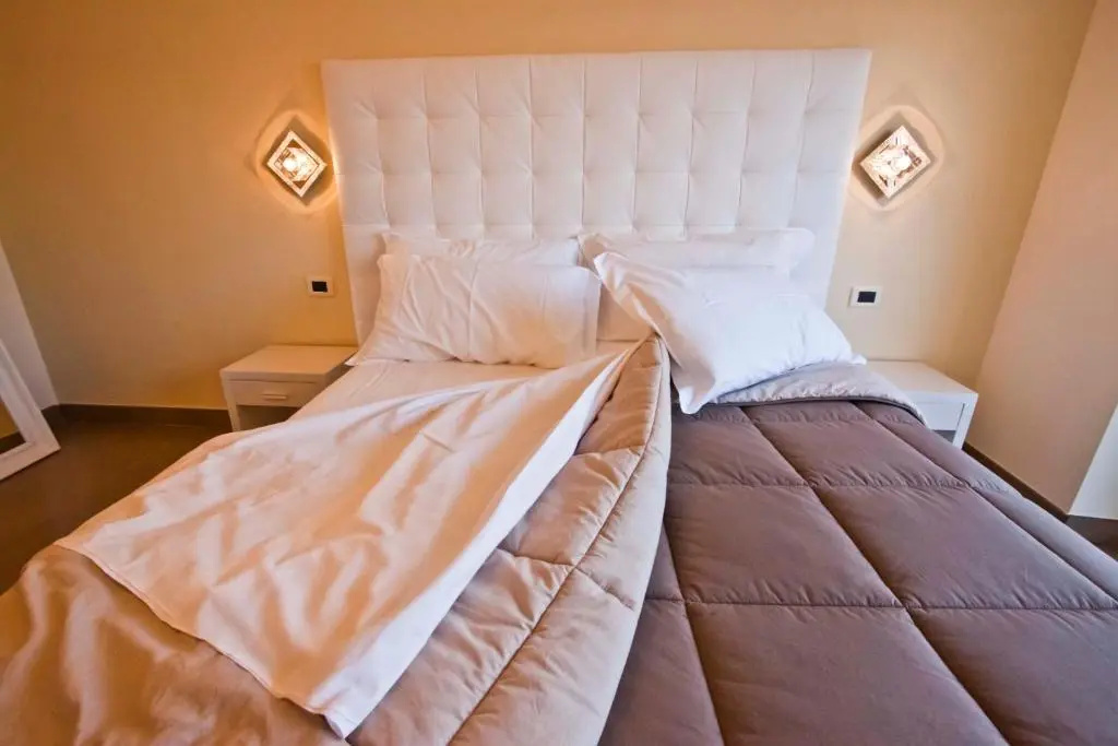 Double room (full double bed)