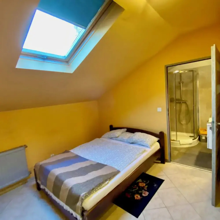 Economy room