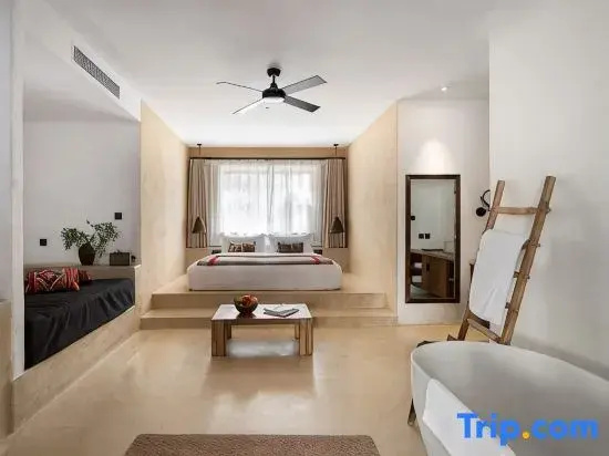 Classic Double room (full double bed)