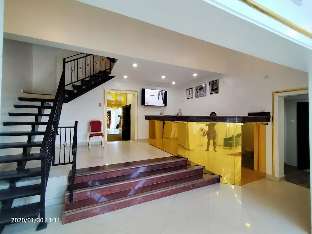 Lobby & Reception