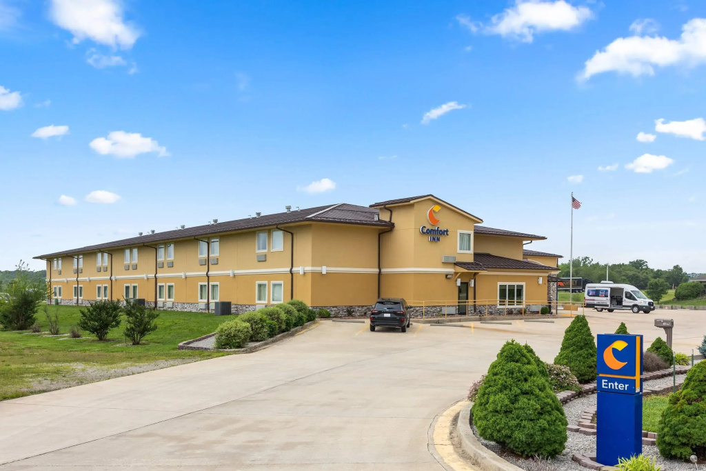 Comfort Inn Willow Springs US 60 and US 63