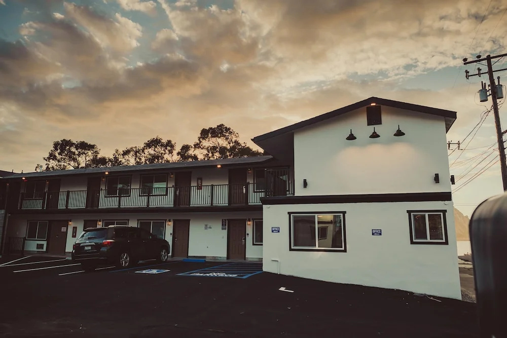 Blufftop Inn & Suites - Wharf/Restaurant District