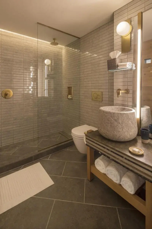 Deluxe Double room with balcony (full double bed)