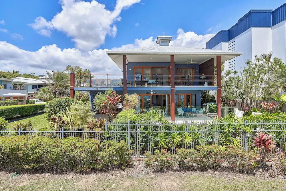 Reeflections Beachfront Holiday House