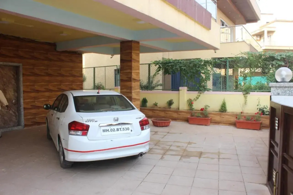 Villa 99 4BHK