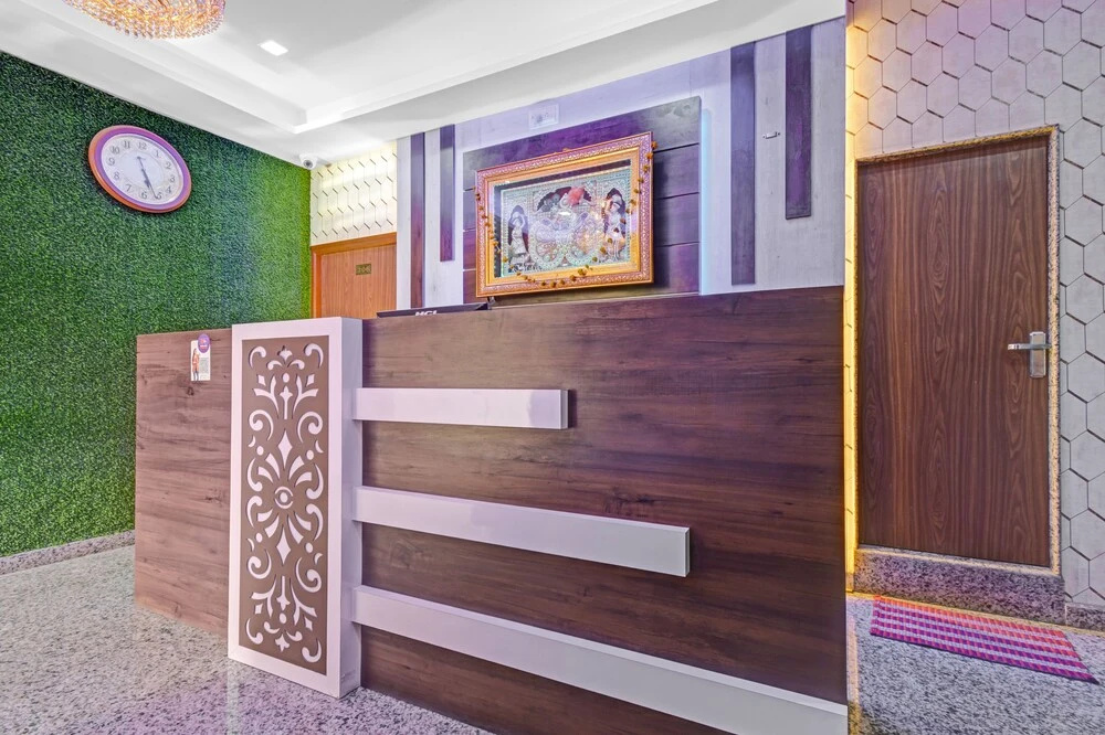 Lobby & Reception