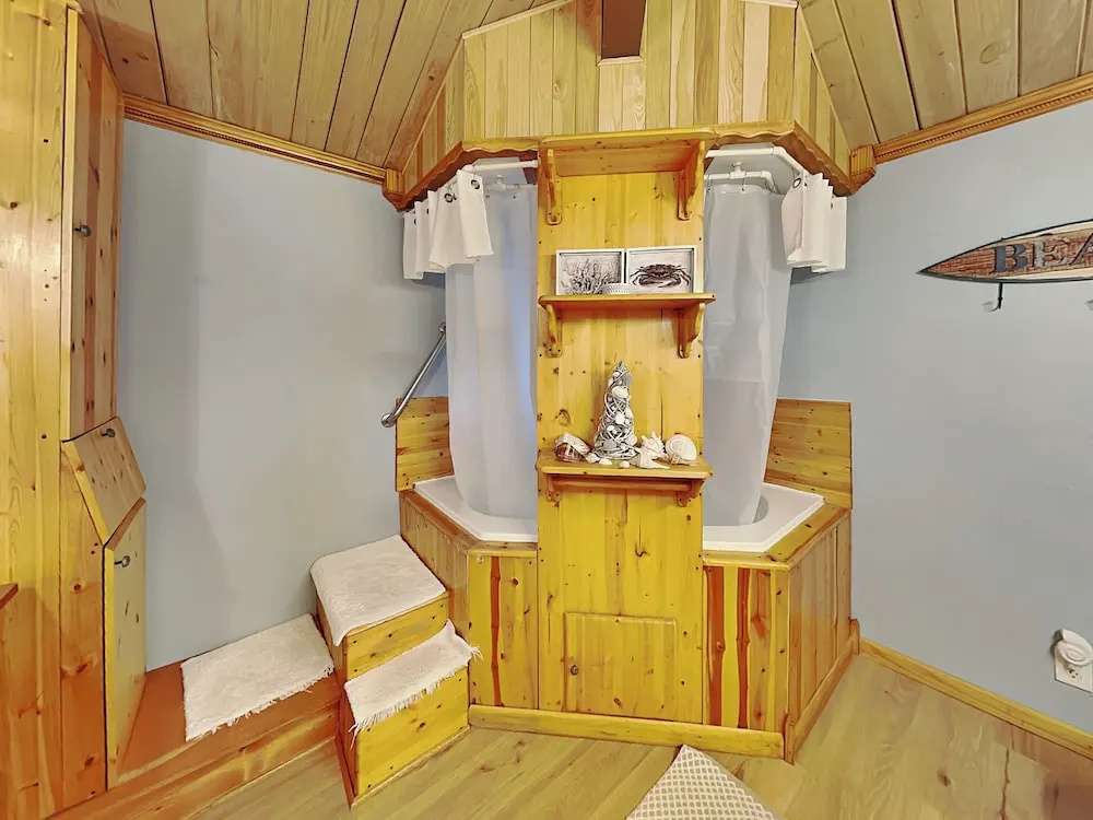 Barnacle Lodge by Ryson Vacation Rentals — 2