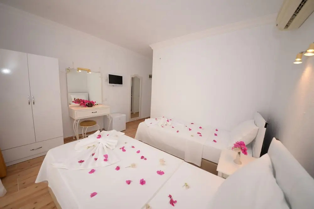 Standard Double room with balcony (full double bed)