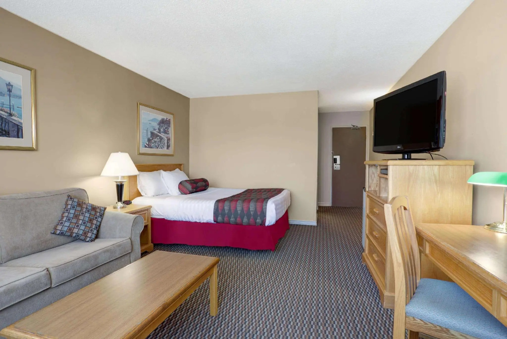 Standard Double room (full double bed)
