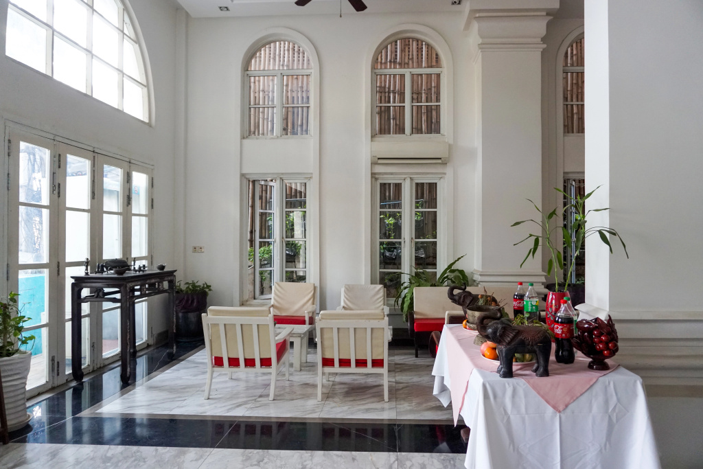 Lobby & Reception