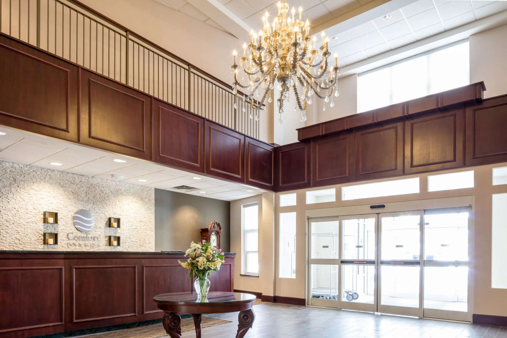 Lobby & Reception