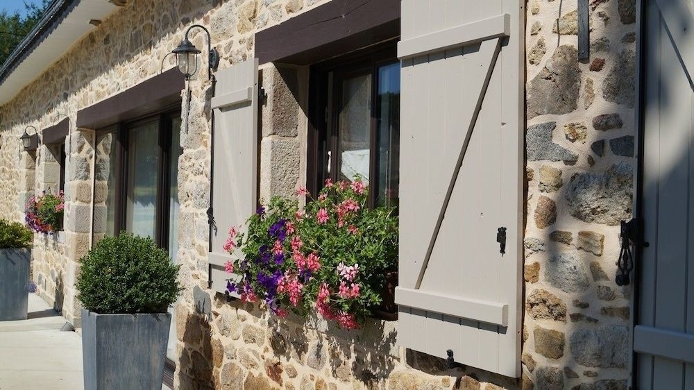 À L'orée Du Bois