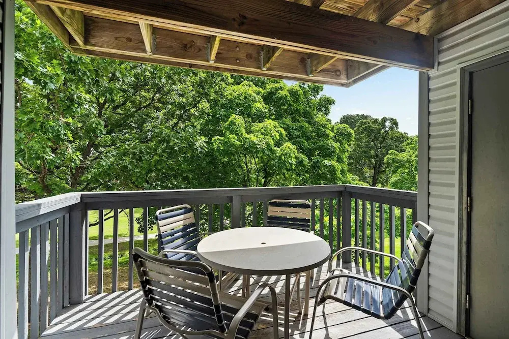 Ron's Retreat Stay for 6 With Resort Amenities