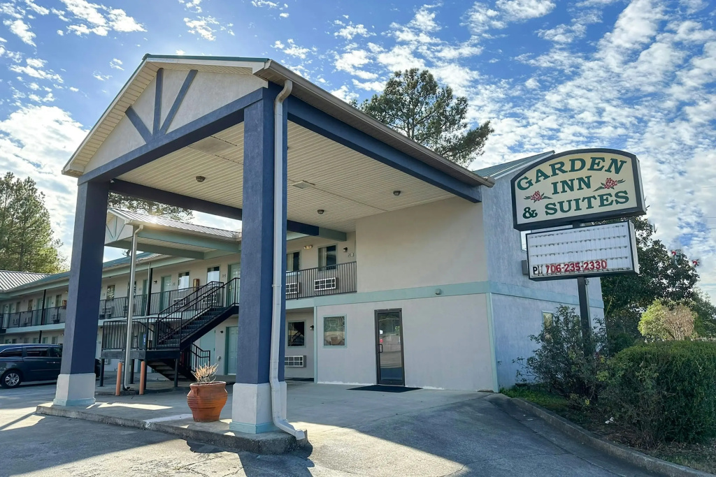 Garden Inn Suites