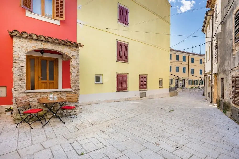 Picturesque City Center House in Fazana