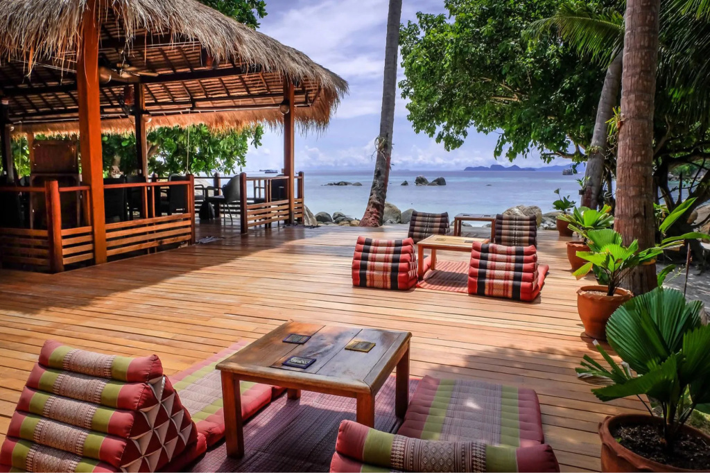Beach & Waterfront