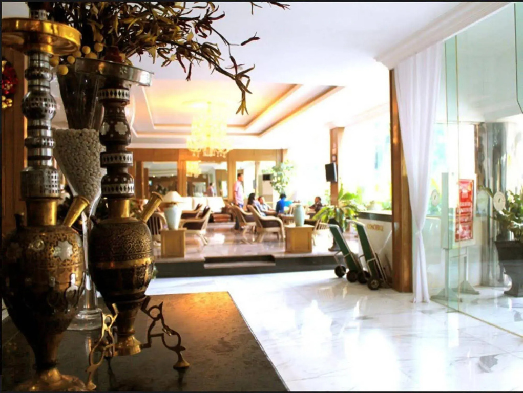 Johns Pardede International Hotel - Général