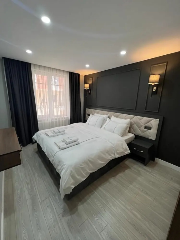 Grand room