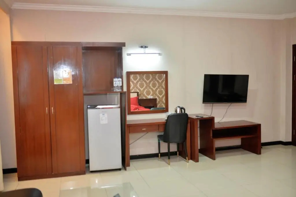 Double Suite full double bed