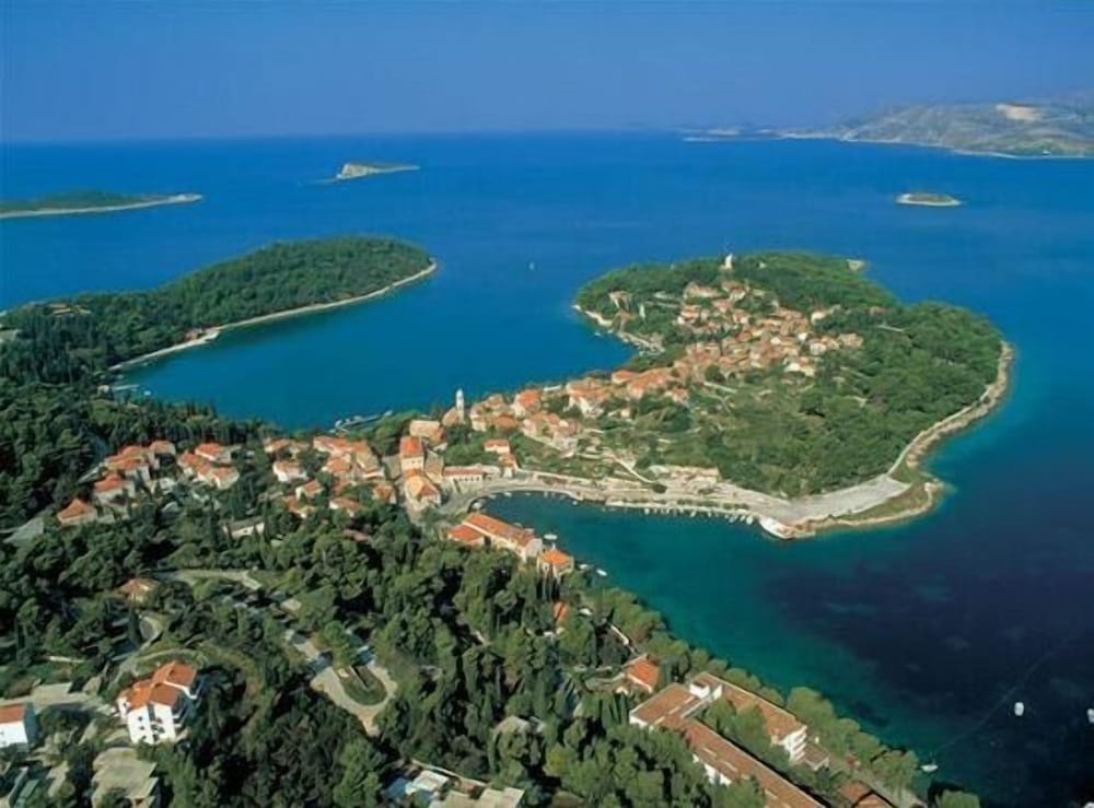 Beach & Waterfront