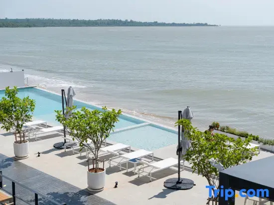 The Village Chumphon Hotel