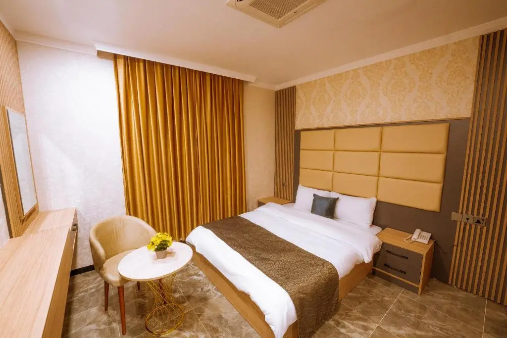 Sarok Hotel Douhok