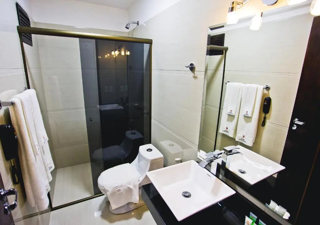 Megal Suites Hotel - Chambres