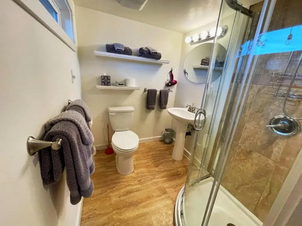 Deluxe Double Suite with balcony and with mountain view full double bed