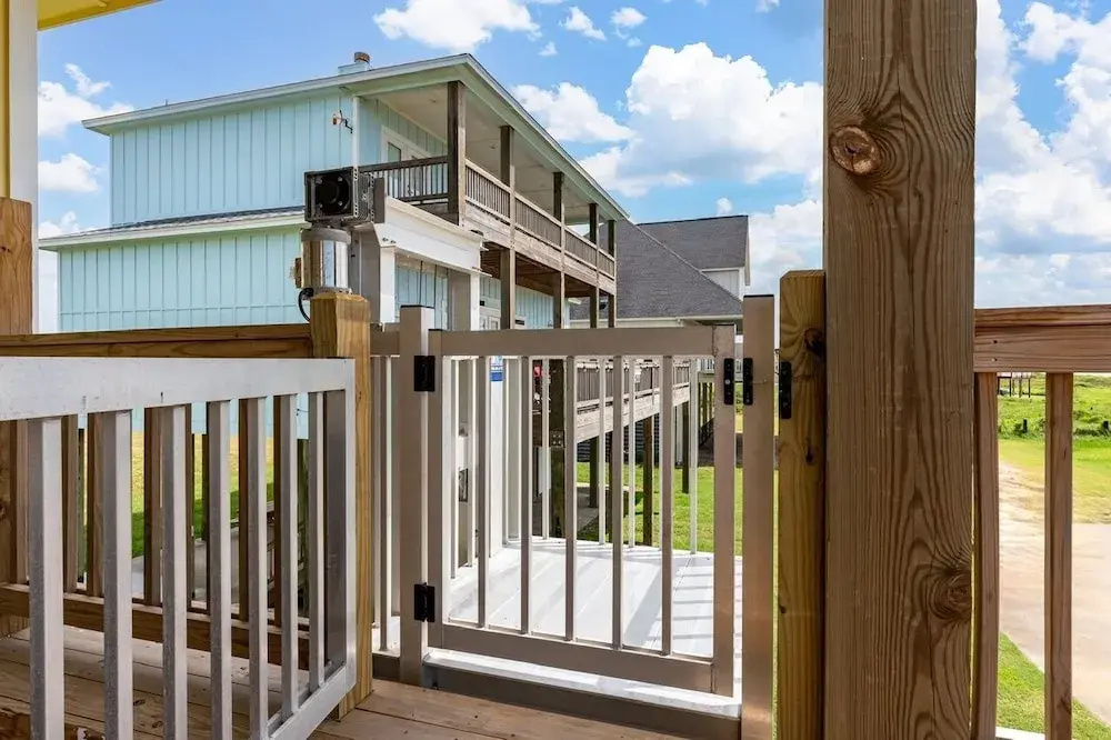 Sandpiper Cove 4 Bedroom Home by RedAwning