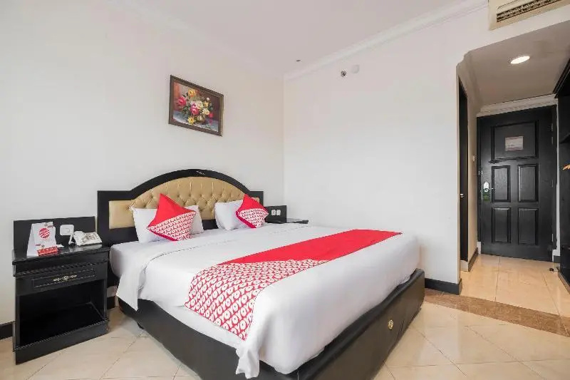 Sutomo Hotel Losari Makassar By LIFE