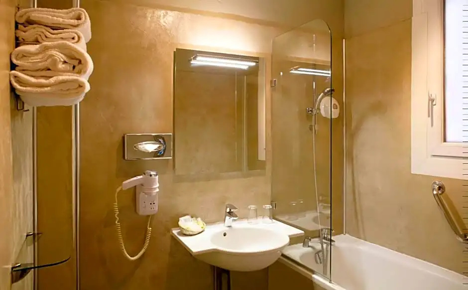 Hotel de La Motte Picquet 61