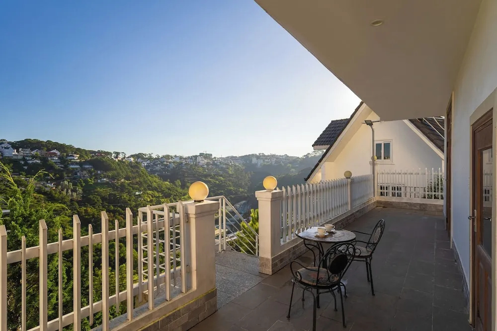 Balcony & Terrace