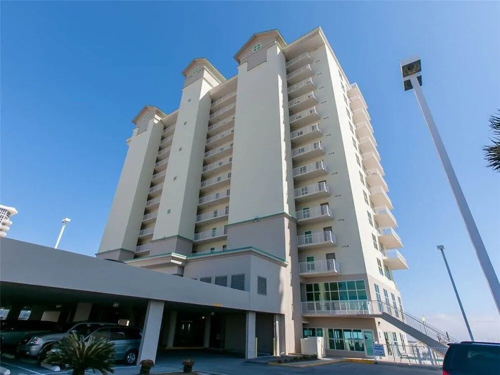 Crystal Shores 704