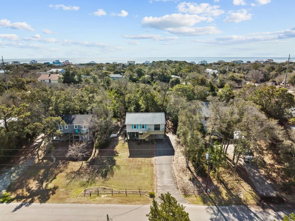 Close Enough 3 Bedroom Home by RedAwning