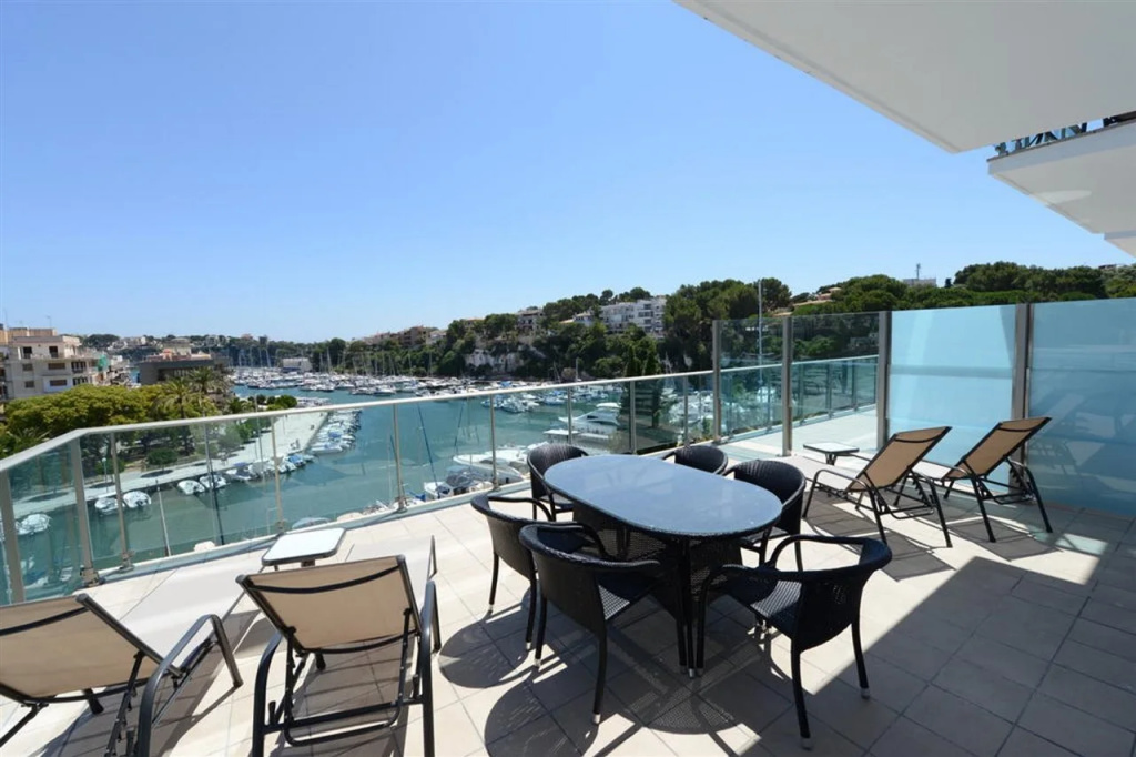 Beach & Waterfront