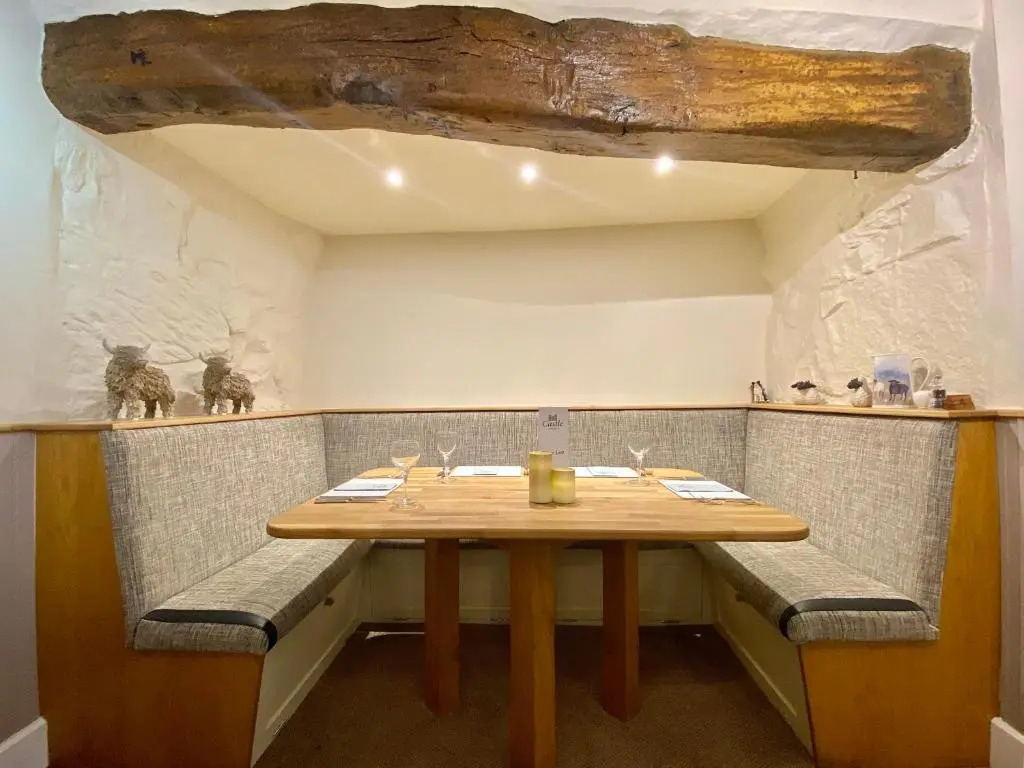 Castle Cottage Inn by null